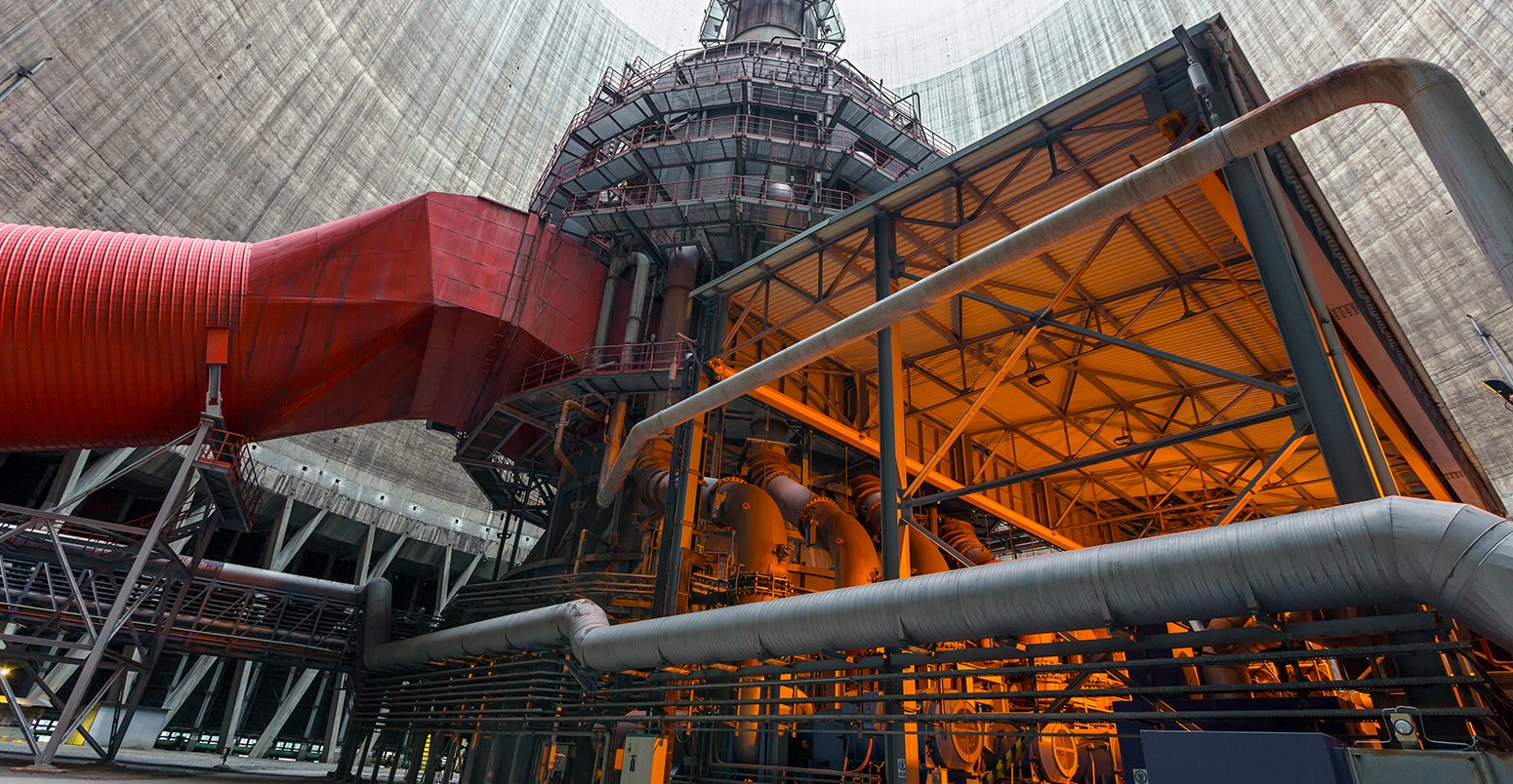 Thermal power plant with large chimney
