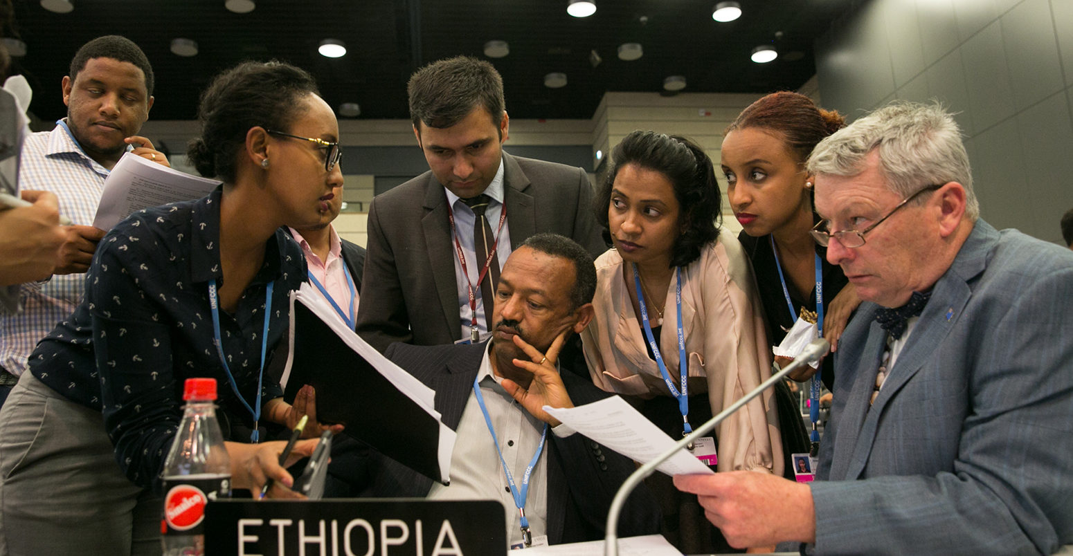 Delegates from the LDCs discuss the revised APA text at the Bonn climate conference, May 2017