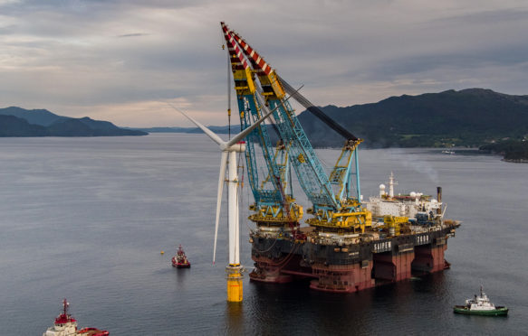Mating of Hywind Scotland wind turbine, operation performed by Saipem 7000, 21/06/2017.