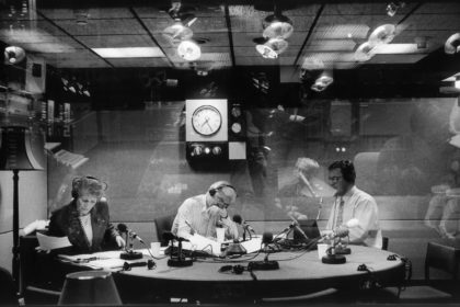 A48JB0 John humphries sue macgregor and sports reporter nick mullin in the bbc radio 4 today programme studio