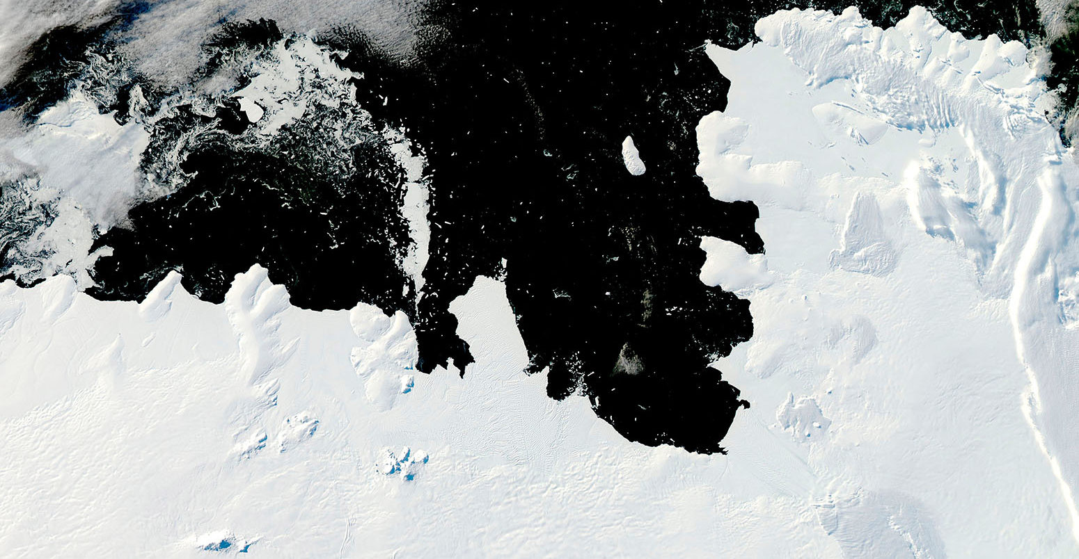 D9GXCD Pine Island Bay in West Antarctica.