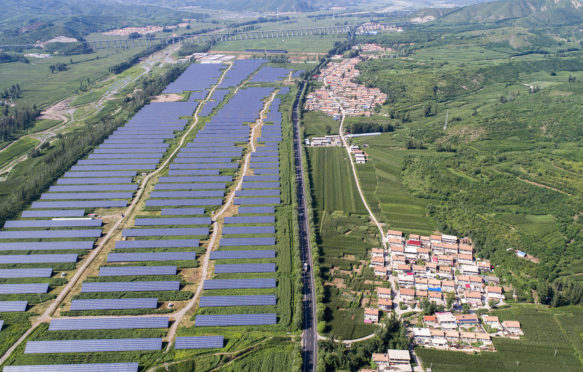 K06G46 Chengde, China. 22nd Aug, 2017. Aerial photography of solar power plant station in Chengde, north China's Hebei Province. Credit: SIPA Asia/ZUMA Wire/Alamy Live News.