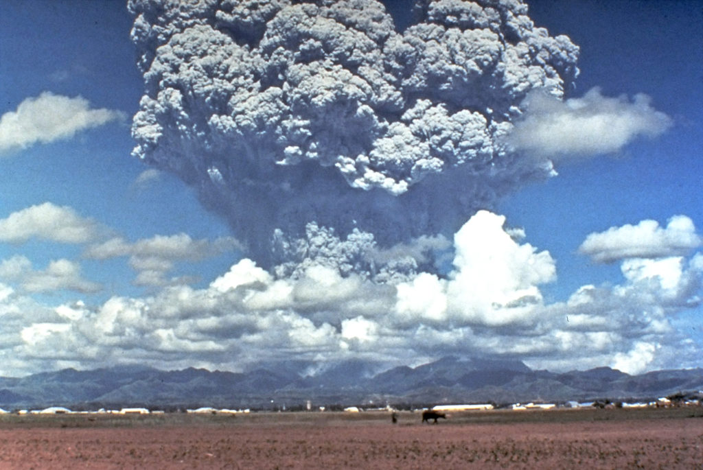 Mount Pinatubo eruption, 12 June 1991. Luzon, Philippines. Credit: Dave Harlow, USGS / Wikimedia Commons.