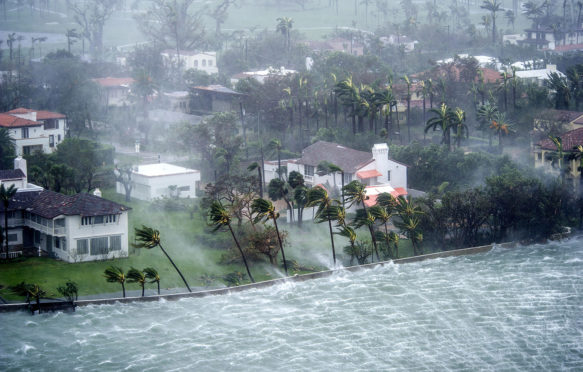 Hurricane Irma hitting Miami Beach, Florida, USA. 10 September 2017. Credit: EFE News Agency / Alamy Stock Photo. K64FPD