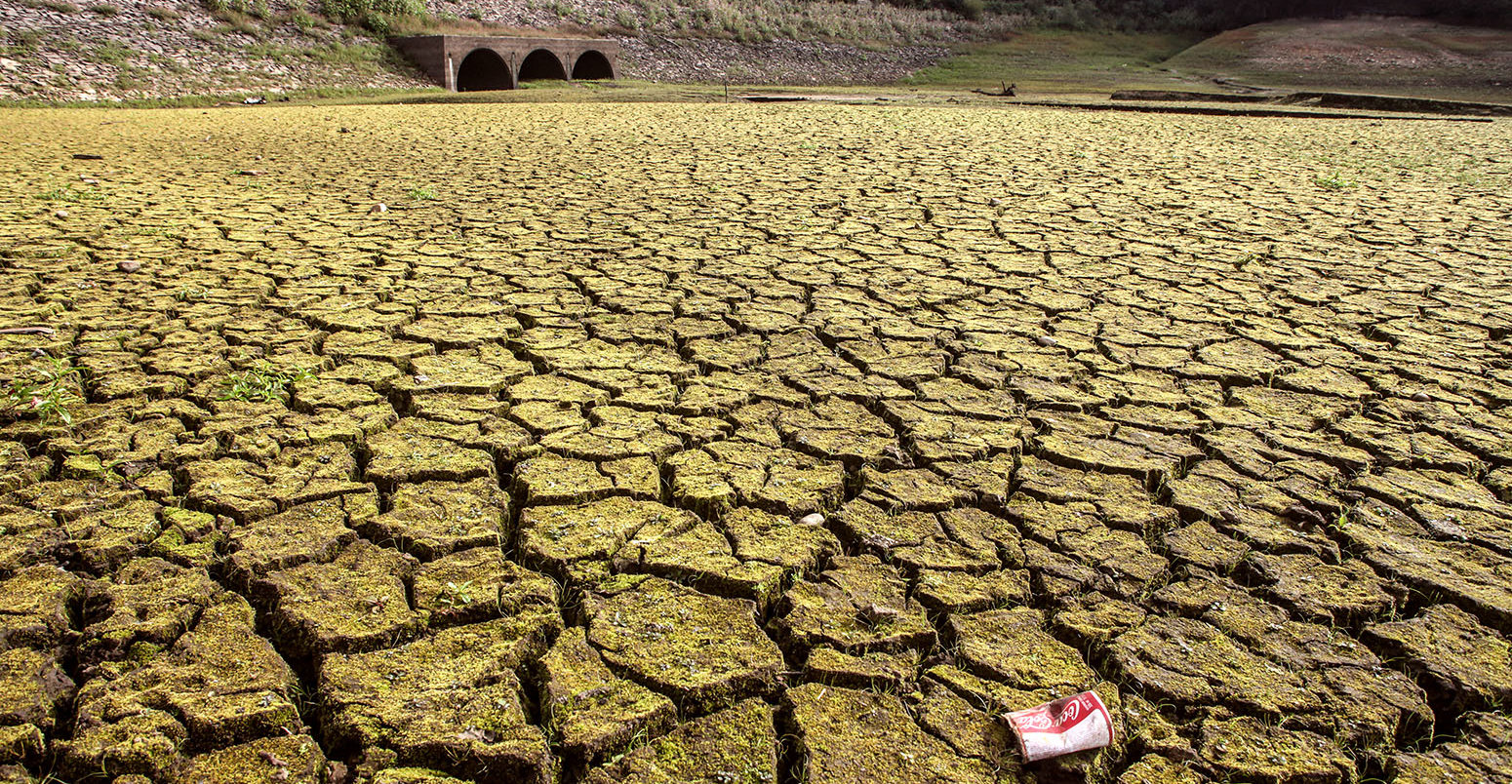 Wayoh reservoir drought, Bolton, UK. 1 September 2018. Credit: Phil Taylor / Alamy Stock Photo. PHBBJR