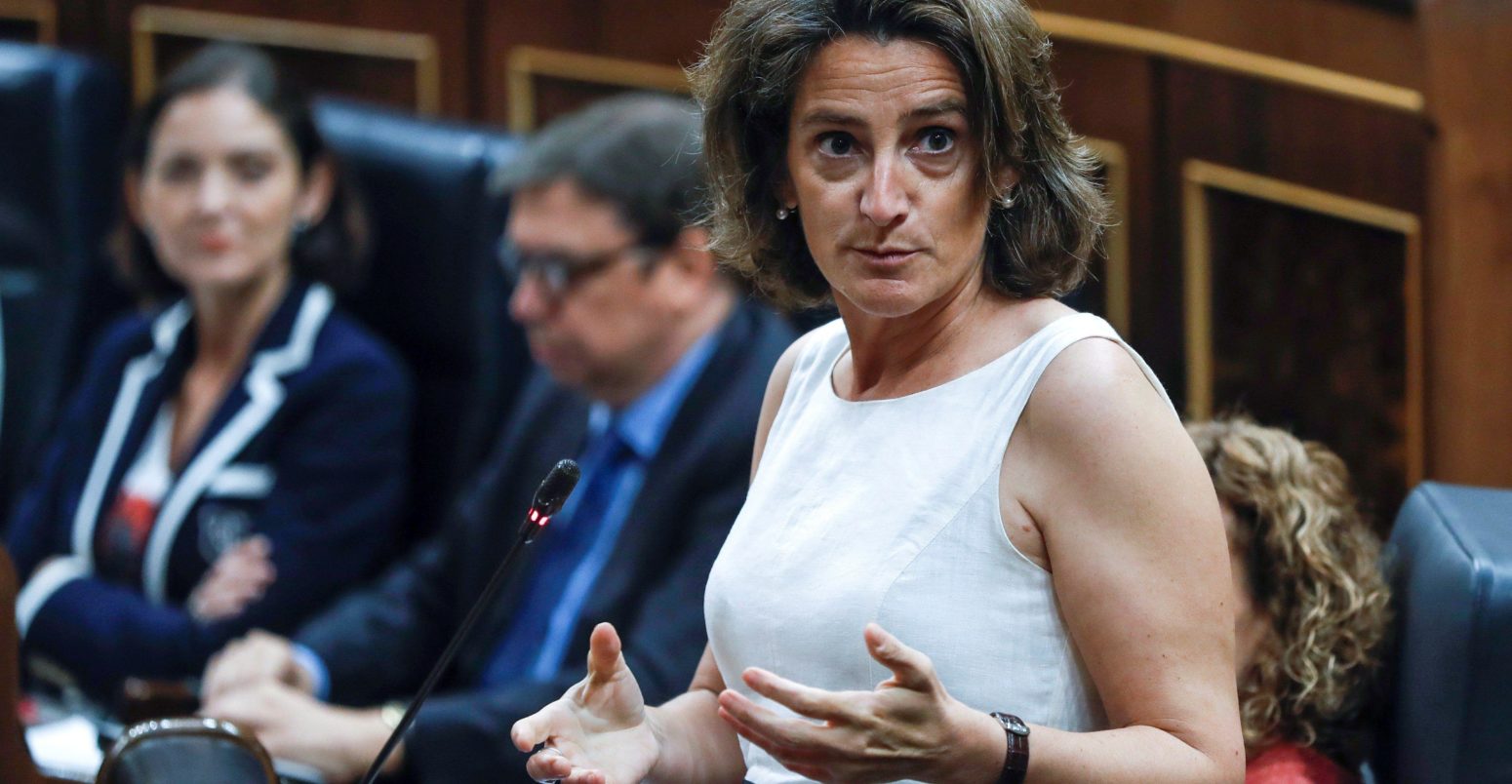 P42PY4 Madrid, Spain. 20th June, 2018. Spanish Minister for the Ecological Transition, Teresa Ribera, delivers a speech during question time at the Lower House in Madrid, Spain, 20 June 2018. Credit: Emilio Naranjo/EFE/Alamy Live News