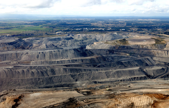 Open coal cut mine, Hunter Valley, Australia. Credit: Jeremy Buckingham (CC BY 2.0).