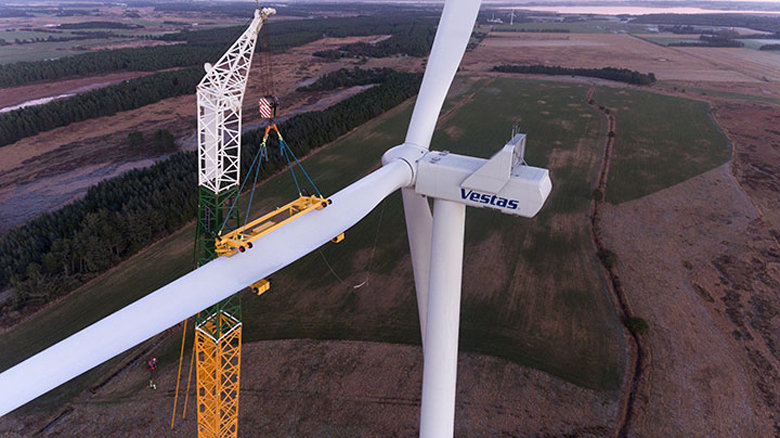 Resultado de imagen de Wind Turbines Just Keep Getting Bigger