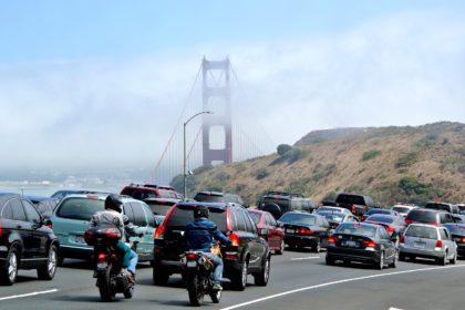 Traffic overlooking the Golden Gate Bridge, San Francisco, US. Credit: Bob Kreisel / Alamy Stock Photo.