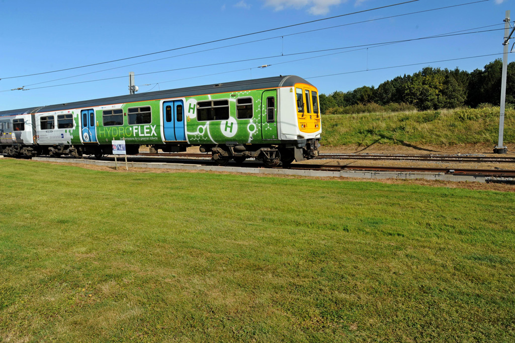 Birmingham Universitys prototype hydrogen fuel cell powered Hydroflex train