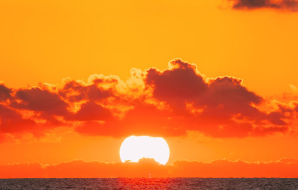 Horizon-at-sunset-Estonia