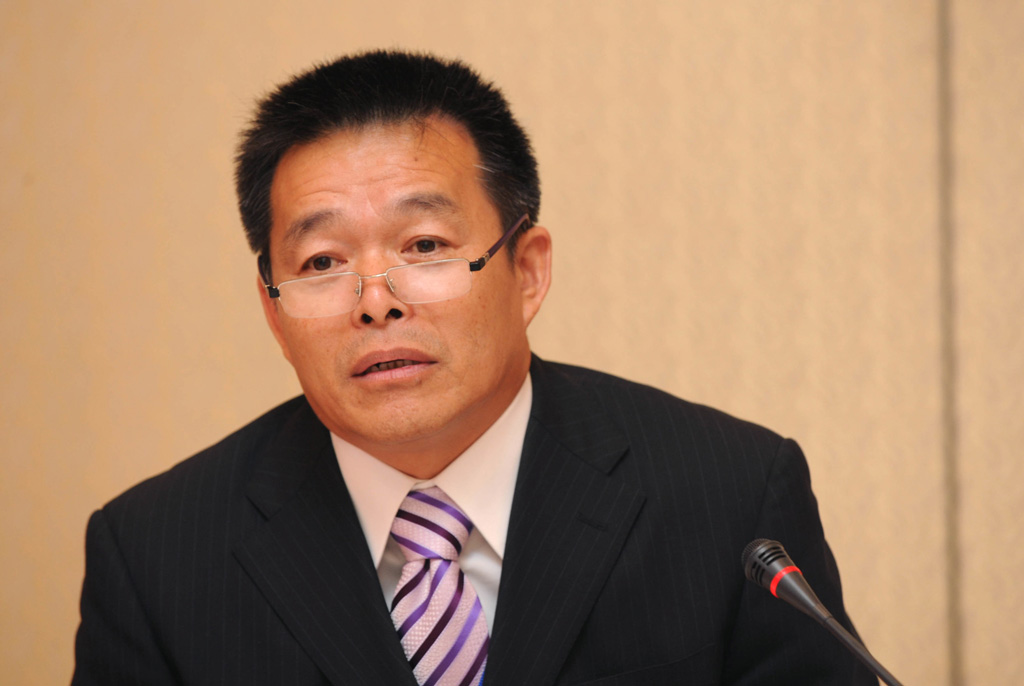 Prof-Hu-Angang-in-2009