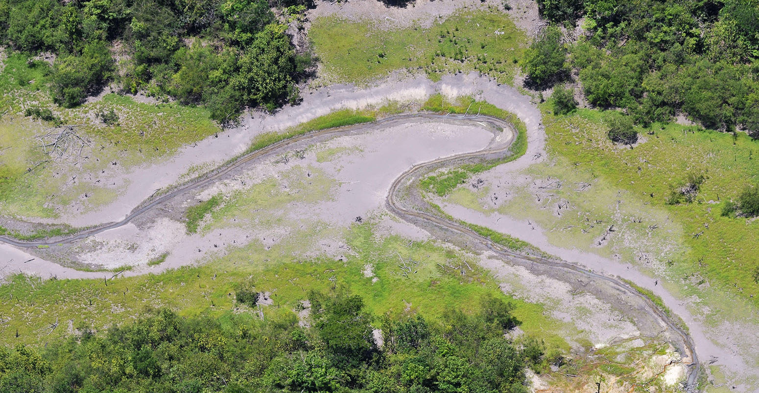 Drought in the Amazon. Credit: Pulsar Imagens / Alamy Stock Photo. FTPJG9