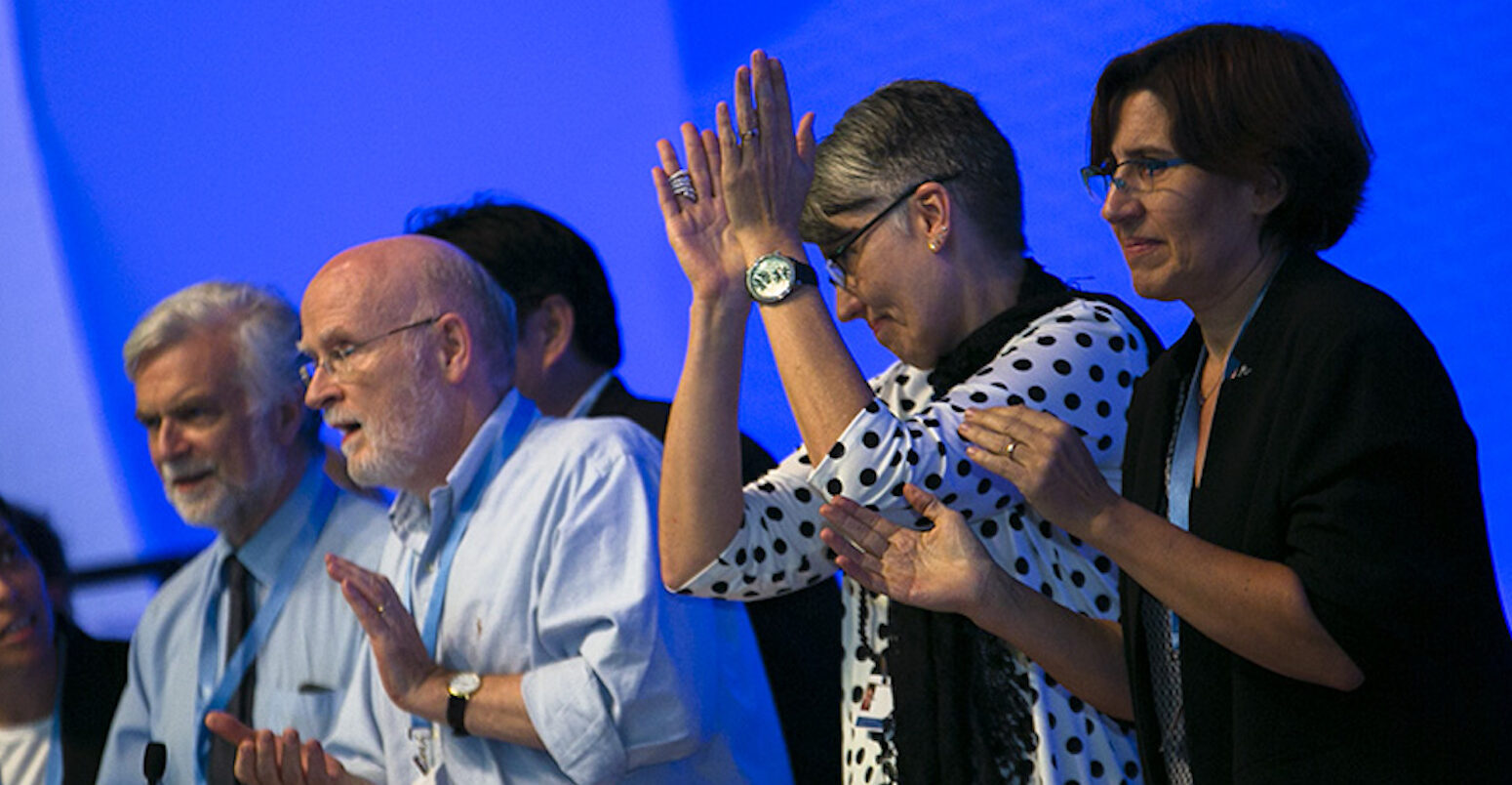 IPCC co-chairs congratulating the approval of the 1.5C special report in South Korea in 2018.