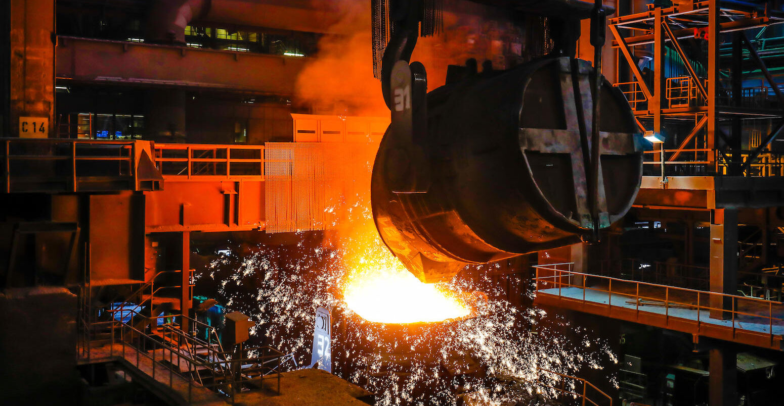 Steel production in the steel mill at ThyssenKrupp Steel Europe, Duisburg, Germany. Credit: Agencja Fotograficzna Caro / Alamy Stock Photo.