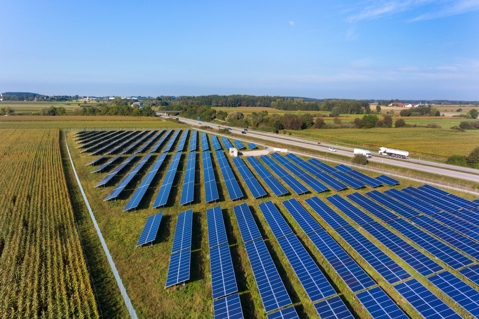 EU’s solar and wind growth pushes fossil-fuel power to lowest level in 40 years EU’s solar and wind growth pushes fossil-fuel power to lowest level in 40 years