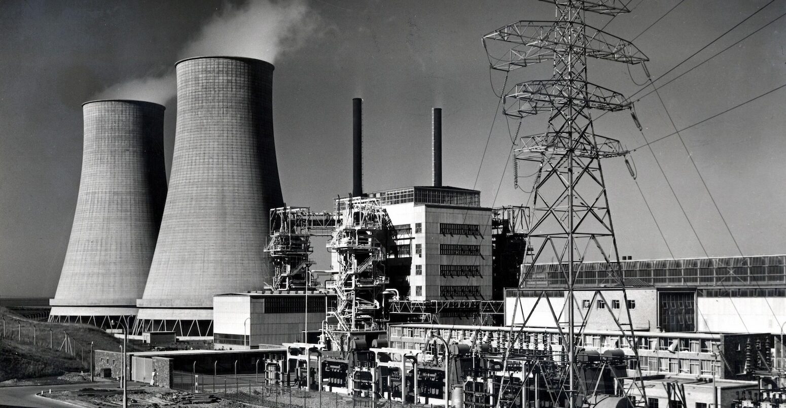 Calder Hall, Cumberland, England, the world’s first full scale nuclear power station, 1976. Photograph UK Atomic Energy Authority. Credit: Photo 12 / Alamy Stock Photo. Image ID: TXGY36.