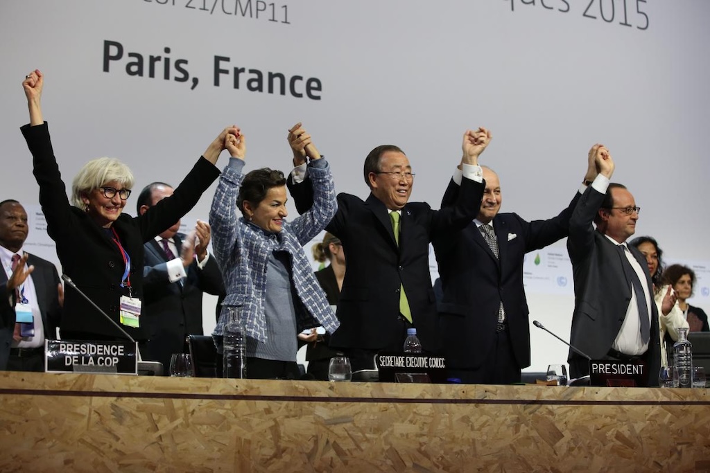 Laurence Tubiana, Christiana Figueres, Ban Ki-moon, Laurent Fabius and François Hollande at the adoption of the Paris Agreement. Source: IISD/ENB | Kiara Worth