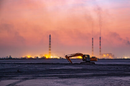 Coal plant and ash pond in India. Credit: Ishan Tankha | Breathless (2019)