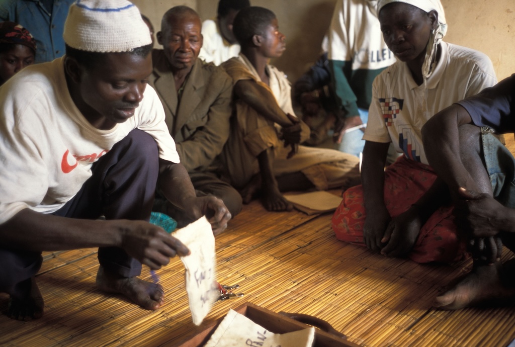 A gathering of farmers in northern Mozambique to organize their small loan programme.
