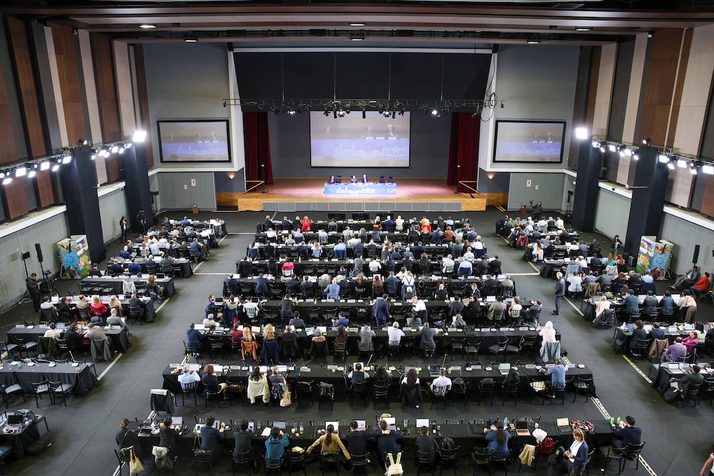 Aerial view of a plenary event during an IPCC event.