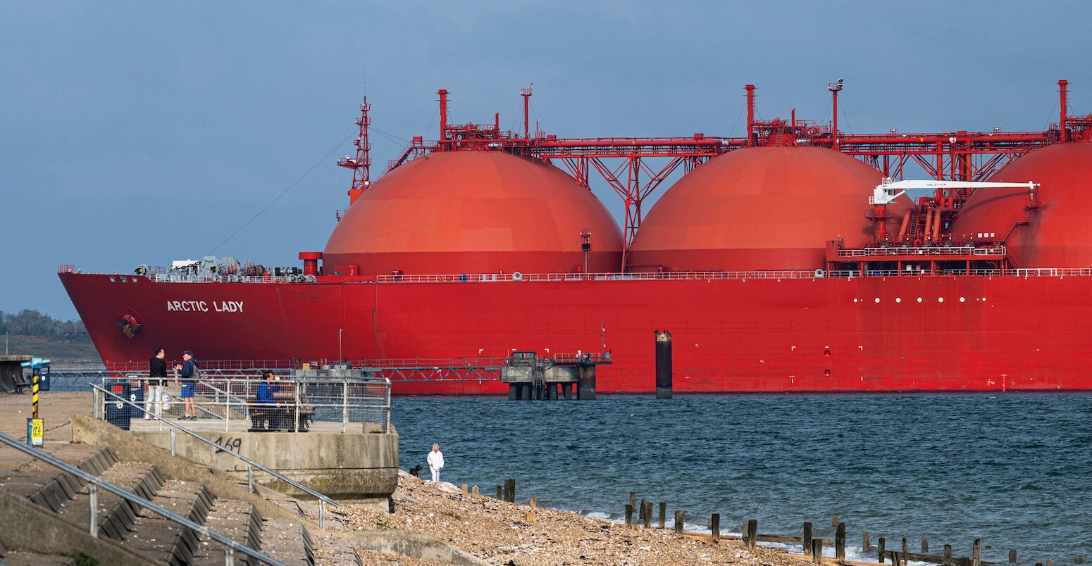 Arctic Princess LNG Tanker arriving at Port of Grain. Credit: James Buttenshaw. Image ID: 2Y45KHC.