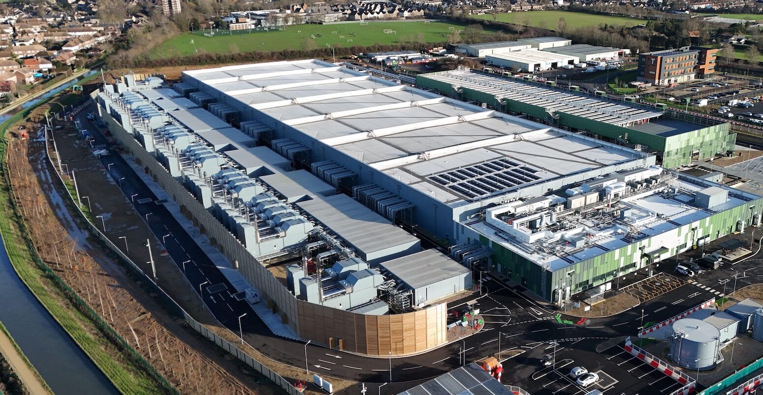 Aerial view of the Google AI data centre in Waltham Cross, UK. Credit: Amazing Aerial. Image ID: 3DJE64C.