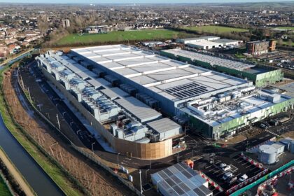 Aerial view of the Google AI data centre in Waltham Cross, UK. Credit: Amazing Aerial. Image ID: 3DJE64C.