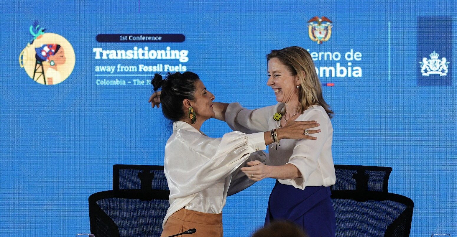 Colombia’s Irene Vélez Torres (left) embraces the Netherlands' Stientje van Veldhoven in Santa Marta.