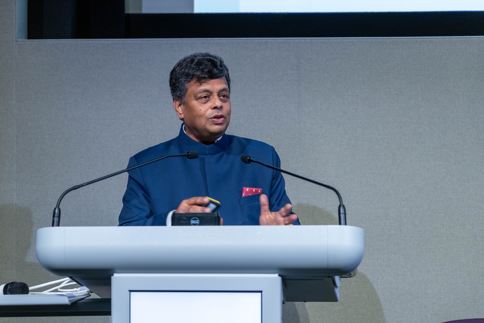 Dr Aromar Revi, founding director of the IIHS, addressing conference attendees